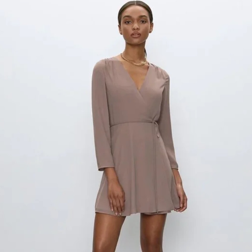 Aritzia Babaton Optima Dress in Mauve
*Brand new with tags*